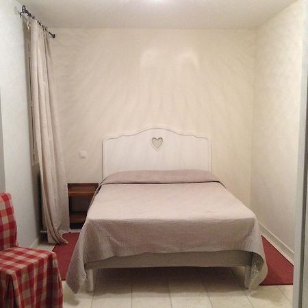 Logis Du Comte Panzió Suze-la-Rousse Kültér fotó