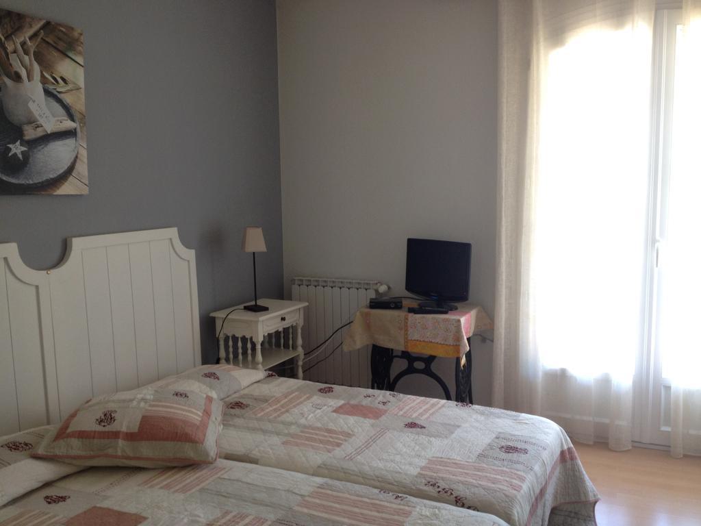 Logis Du Comte Panzió Suze-la-Rousse Kültér fotó